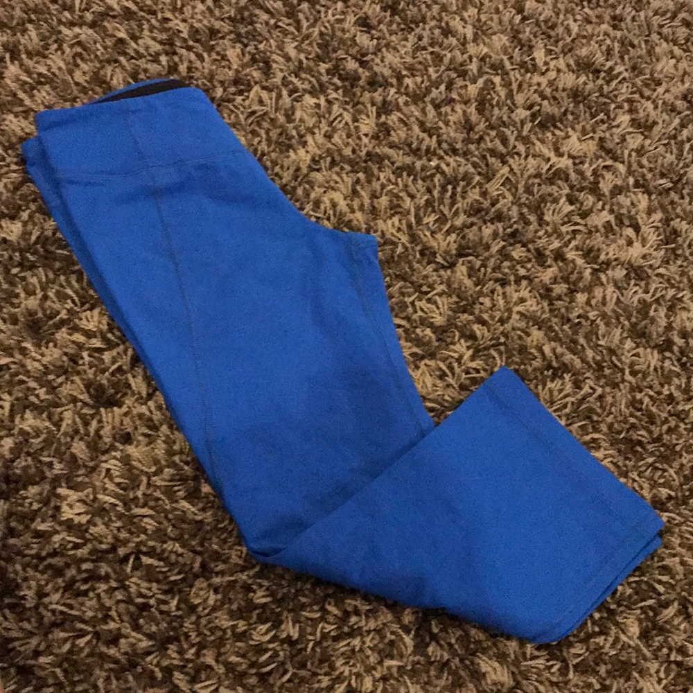 Gather and crow crops size 4